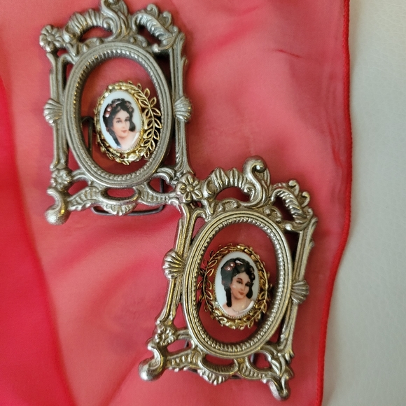 Vintage Whiting & Davis Clip-On Earrings ~ Hand-painted Cameo Limoges, France - Picture 5 of 15